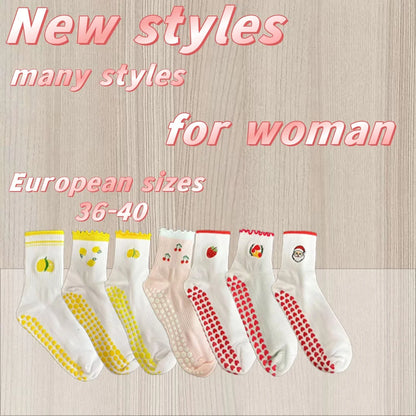 Stylish Non-Slip Yoga Socks™